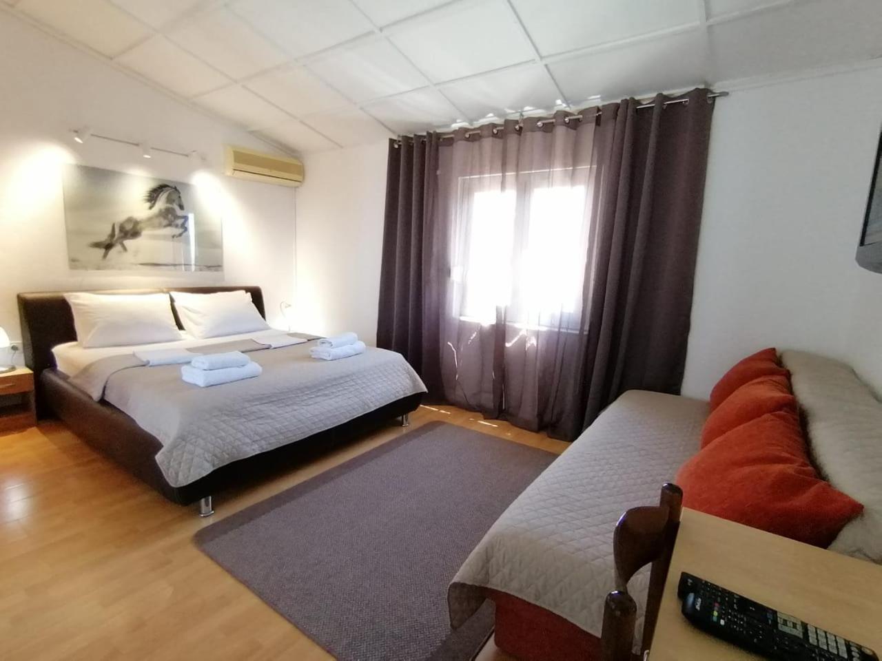 Apartments Knezevic Ulcinj Esterno foto
