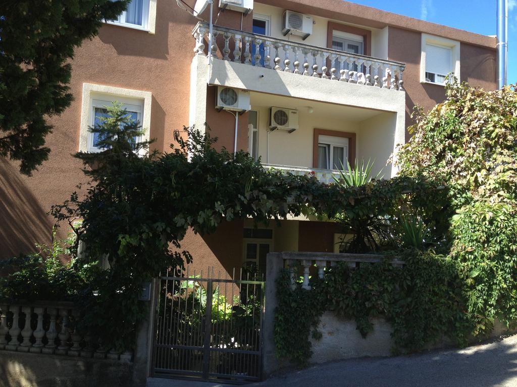 Apartments Knezevic Ulcinj Esterno foto